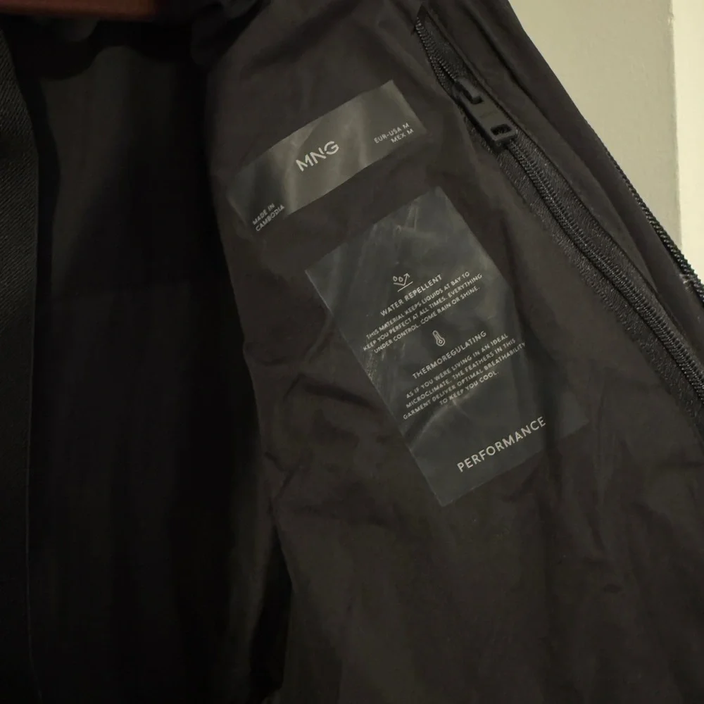 Men’s Mango Black Puffer Coat - Picture 6 of 7